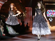 Clip Eva - Video: Lâu lắm rồi mới thấy Ngọc Trinh trở lại sàn catwalk với vẻ đẹp xuất thần