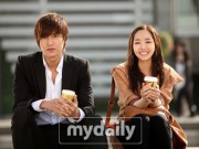 Làng sao - 5 năm sau cuộc tình với Lee Min Ho, giờ Park Min Young mới thừa nhận "sợ yêu"