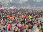 Tin tức - Chùm ảnh: Phát hoảng với những bãi biển đông nghẹt người dịp 30/4-1/5