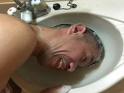 Nhà đẹp - Tiết kiệm "một công bốn việc", "thánh chế" Nhật Bản dùng tóc cọ sạch mấy loại bồn rửa