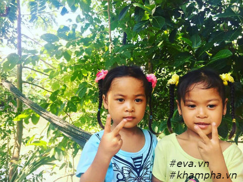 Ca sinh tư hiếm gặp ở VN: amp;#34;4 đứa trẻ tranh nhau miếng thịt trong bữa cơmamp;#34; - 2