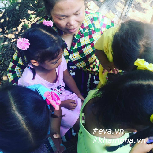 Ca sinh tư hiếm gặp ở VN: amp;#34;4 đứa trẻ tranh nhau miếng thịt trong bữa cơmamp;#34; - 8