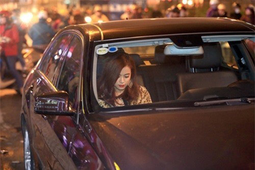 Gia tài amp;#34;khủngamp;#34; ở tuổi 29 của Đông Nhi và Hoàng Thùy Linh khiến nhiều người amp;#34;ghen tỵamp;#34; - 10