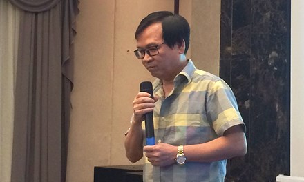 Nhà văn Nguyễn Nhật Ánh khóc trong lễ ra mắt sách - 1