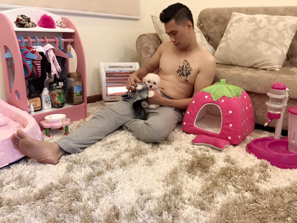 Hầm hố là thế nhưng lúc bên cạnh cún cưng, amp;#34;Phan Hảiamp;#34; lại dịu dàng đến bất ngờ - 2