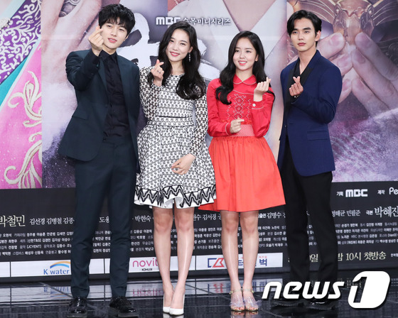 amp;#34;Em trai quốc dânamp;#34; Yoo Seung Ho amp;#34;dậy thì thành côngamp;#34; điển trai, chững chạc - 9