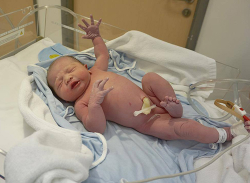 Sau màn cầu hôn đình đám, cuộc sống bỉm sữa của nữ tiếp viên hàng không giờ ra sao? - 3