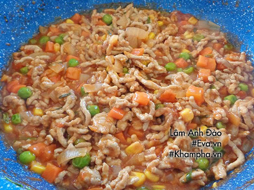 Trổ tài làm bánh khoai tây nhồi thịt kiểu mới, cả nhà vừa ăn vừa tấm tắc khen - 3