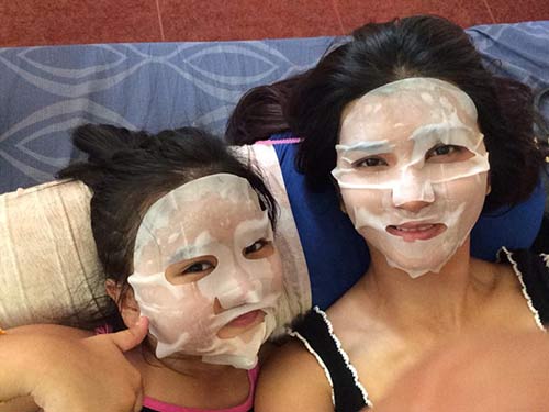 Con gái lớn phổng phao của Kim Tuyến khoác vai mẹ như hai amp;#34;chị em bạn dìamp;#34; - 4