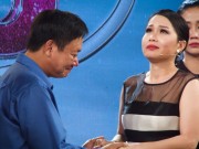 Làng sao - Cẩm Ly - Trấn Thành lao đến ôm chặt người đàn ông “gà trống” nuôi hai con bị bệnh teo não