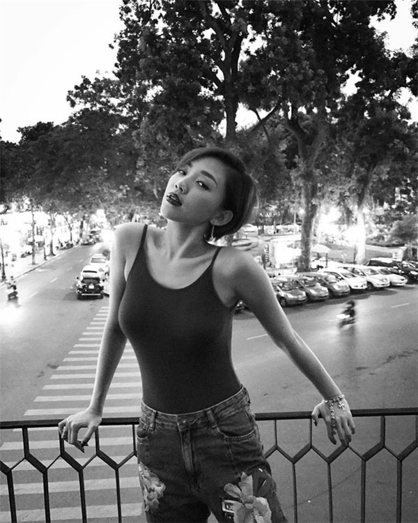 Tưởng đã qua, ai ngờ mặc bikini ra phố hot đến tận hè này! - 6