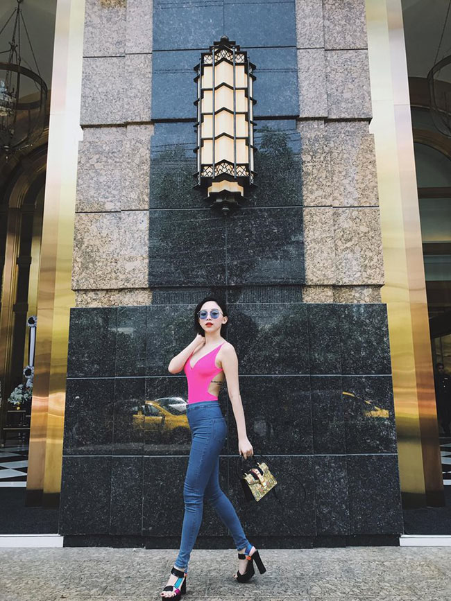 Tưởng đã qua, ai ngờ mặc bikini ra phố hot đến tận hè này! - 1