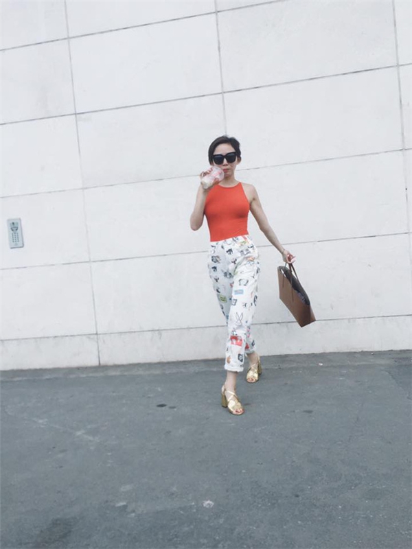 Tưởng đã qua, ai ngờ mặc bikini ra phố hot đến tận hè này! - 5