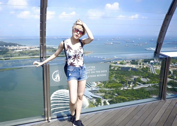 Tưởng đã qua, ai ngờ mặc bikini ra phố hot đến tận hè này! - 8