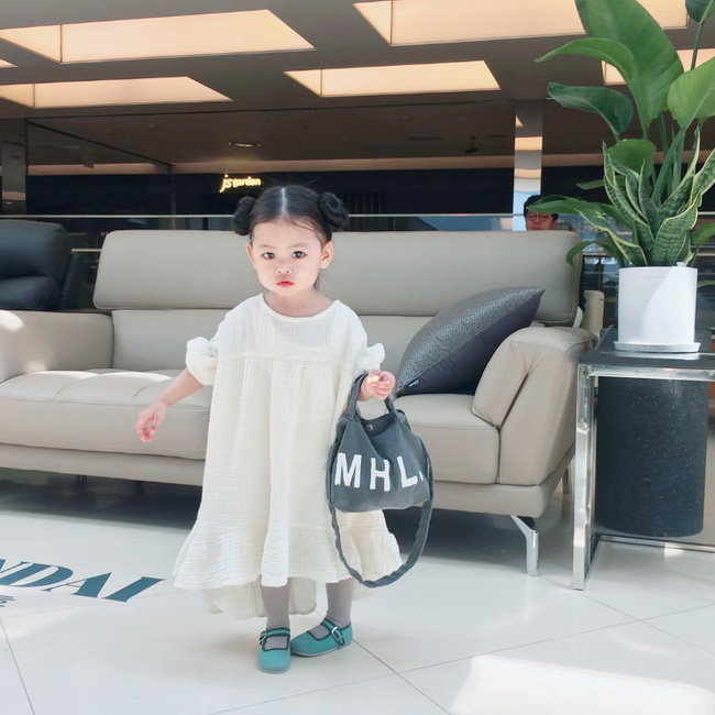 Cô bé thời thượng nhất Hàn Quốc với phong cách ăn mặc không thể chê vào đâu - 12