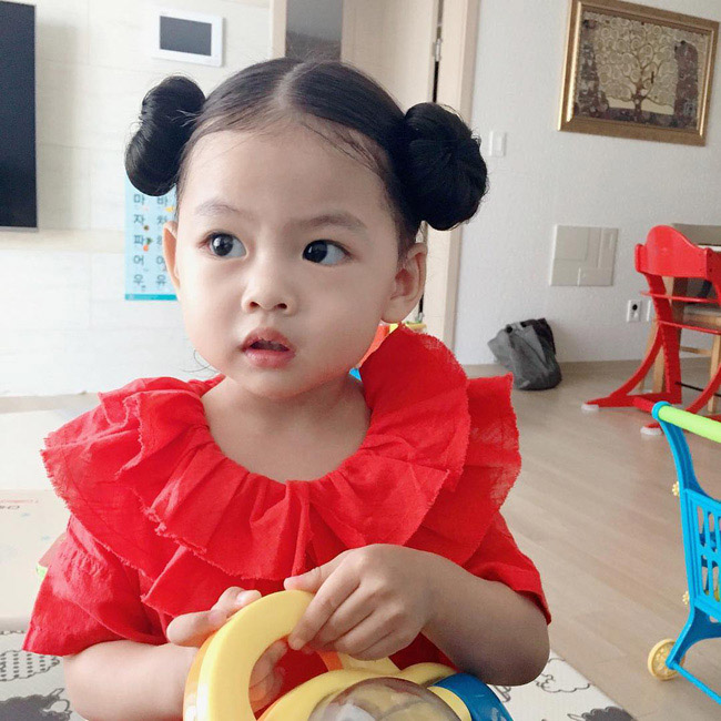 Cô bé thời thượng nhất Hàn Quốc với phong cách ăn mặc không thể chê vào đâu - 7