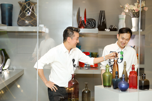 Đàm Vĩnh Hưng và Dương Triệu Vũ tất bật trước ngày lễ kỷ niệm tình yêu 14 năm - 7