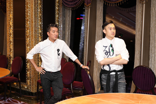 Đàm Vĩnh Hưng và Dương Triệu Vũ tất bật trước ngày lễ kỷ niệm tình yêu 14 năm - 8