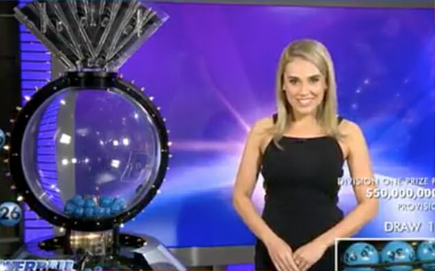 Tin tức 24h nổi bật: Nhìn bức vẽ nguệch ngoạc của con gái, mẹ phát hiện sự thật đau đớn - 3