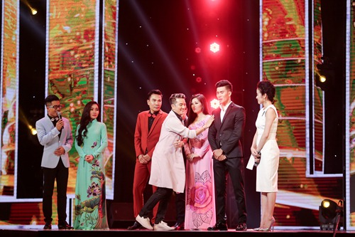 TV Show: Tranh cãi vì Mỹ Linh khen Quốc Thiên hơn Sơn Tùng; Hương Giang Idol bị tẩy chay - 11