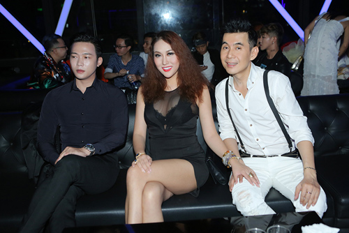 Sau 13 năm hội ngộ, Phi Thanh Vân mừng rỡ hôn Lam Trường trước mặt mọi người - 9