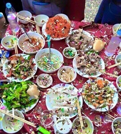 Loạt ảnh cho thấy nếu không muốn nhận cái kết đắng thì đừng mời người yêu cũ tới đám cưới - 7