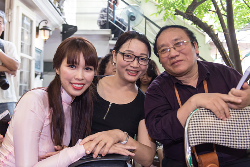 Hà Anh và em gái ra mắt sách kỷ niệm ngày đính ước của ông bà nội - 10