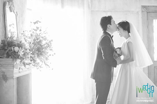 Đám cưới toàn amp;#34;khách sộpamp;#34; của chàng nam phụ hiền lành nhất xứ Hàn - 4