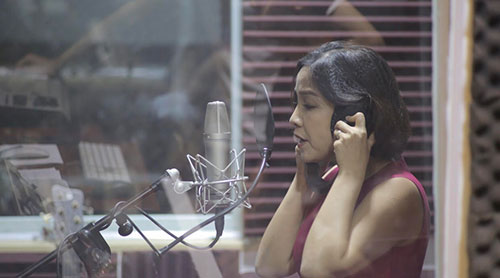 Janice Phương đượm buồn khi hát MV về Ngày của Mẹ - 1