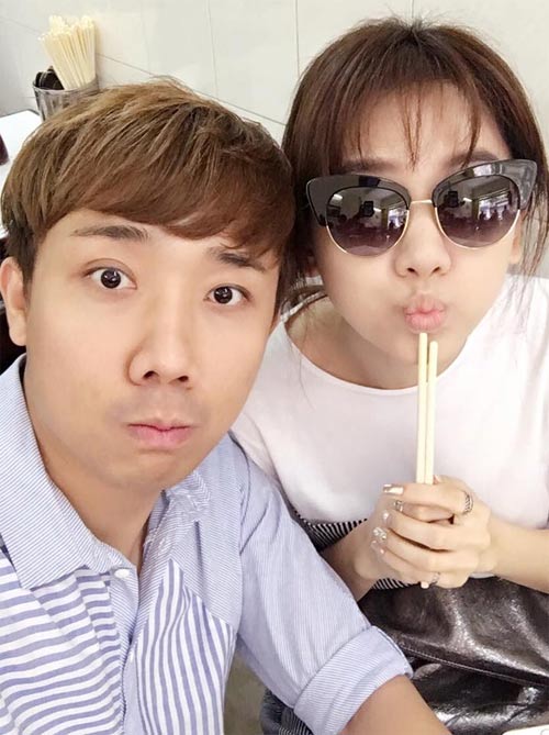 Những khoảnh khắc amp;#34;chẳng giống aiamp;#34; của vợ chồng Trấn Thành - Hari Won - 13