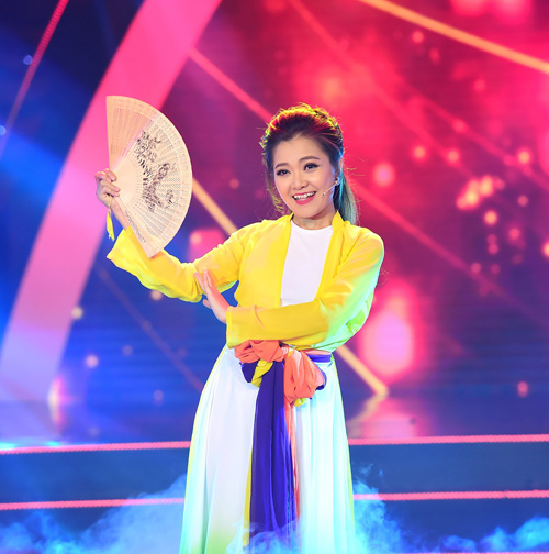 Đẹp mặn mà, quyến rũ thế này, không ai nghĩ em gái danh ca Thanh Tuyền đã sang tuổi 57 - 5