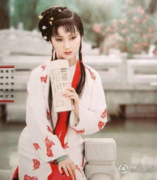 Xúc động hình ảnh amp;#34;người đầu bạc tiễn kẻ đầu xanhamp;#34; trong tang lễ amp;#34;Lâm Đại Ngọcamp;#34; - 1