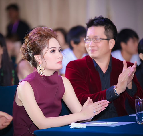 Di Băng bật khóc bên chồng vì sau 5 năm kết hôn mới tham gia một sự kiện - 7