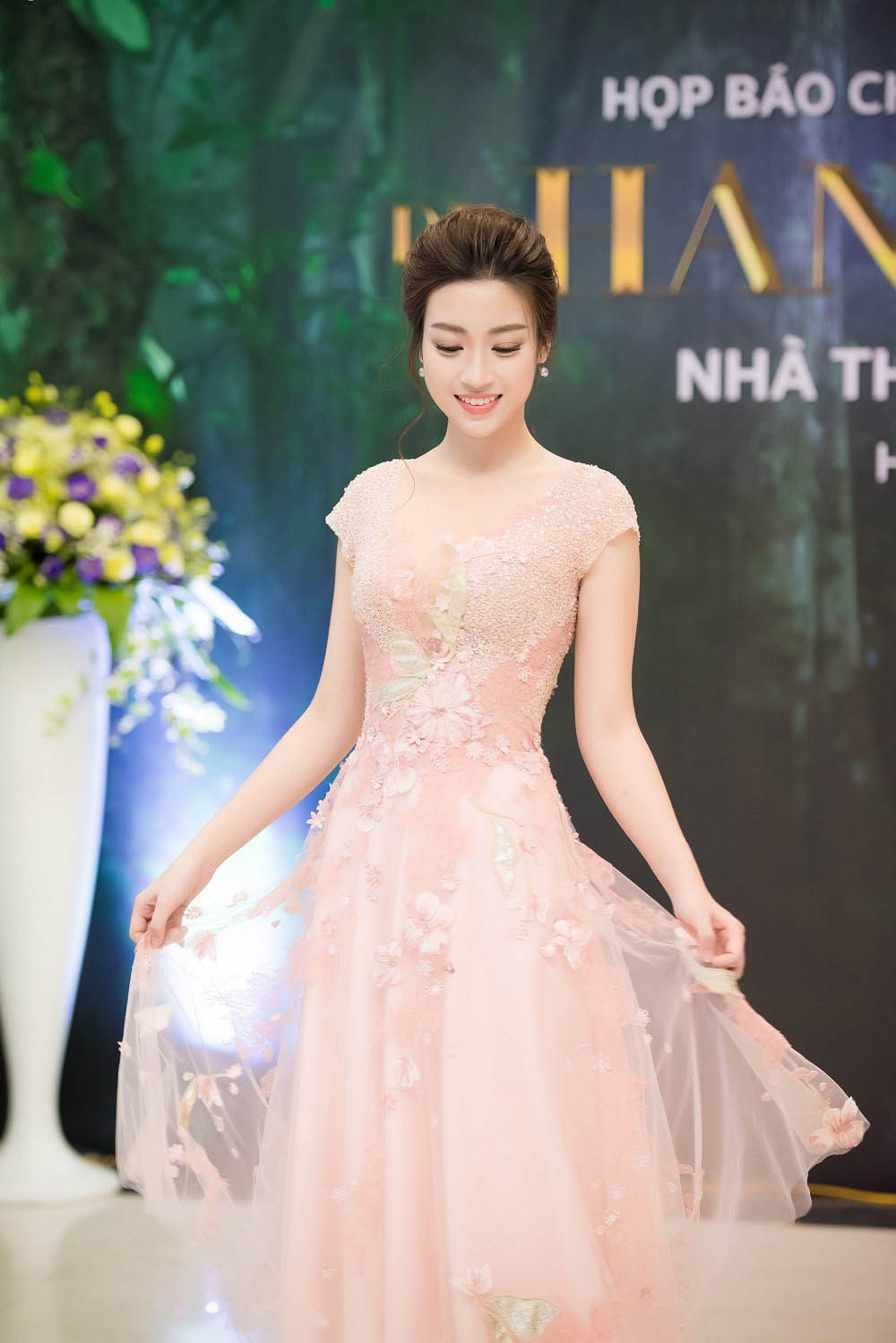 Sao đẹp tuần qua: Gái 3 con Jennifer Phạm khiến gái trẻ cũng phải chạy theo hụt hơi - 3