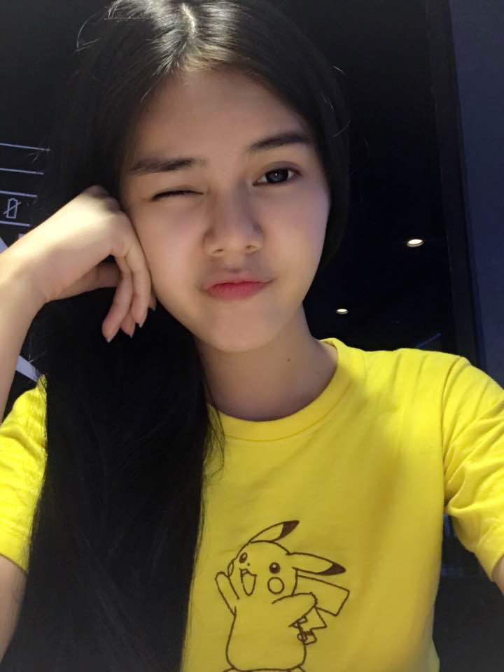 Ngọc Trinh cũng phải amp;#34;khóc thétamp;#34; khi thấy cô gái giống mình như tạc đi thi Hoa hậu Hoàn Vũ - 2