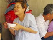 Tin tức - Đang làm lễ cưới, cô dâu bất ngờ trở dạ sinh con, cả họ tức tốc đi đỡ đẻ