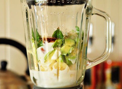 Cách làm sinh tố chuối bơ cho bé ăn dặm, con còi cọc sẽ nhanh lên cân - 4