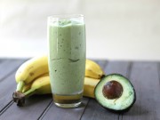 Làm mẹ - Cách làm sinh tố chuối bơ cho bé ăn dặm, con còi cọc sẽ nhanh lên cân
