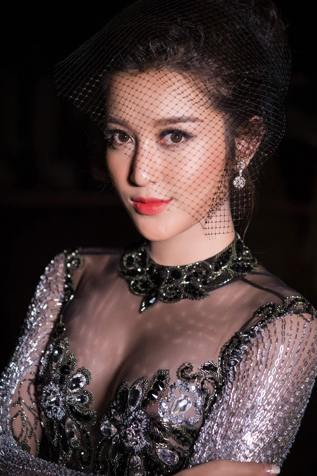 Cận cảnh chiếc váy khiến Huyền My bị tố amp;#34;thả thínhamp;#34; với bồ của bạn thân - 1