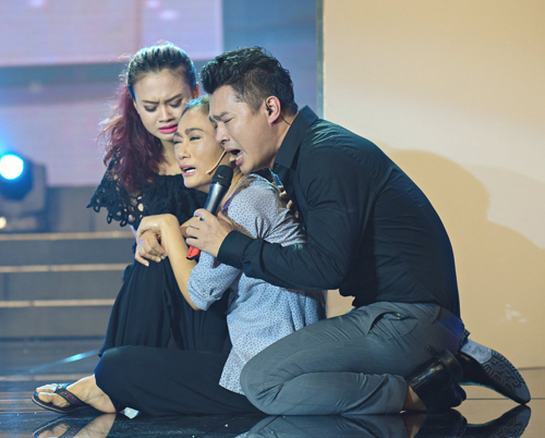 Phương Trinh Jolie bật khóc khi được xướng tên quán quân Hãy nghe tôi hát 2017 - 13