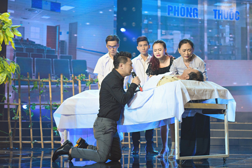 Phương Trinh Jolie bật khóc khi được xướng tên quán quân Hãy nghe tôi hát 2017 - 12