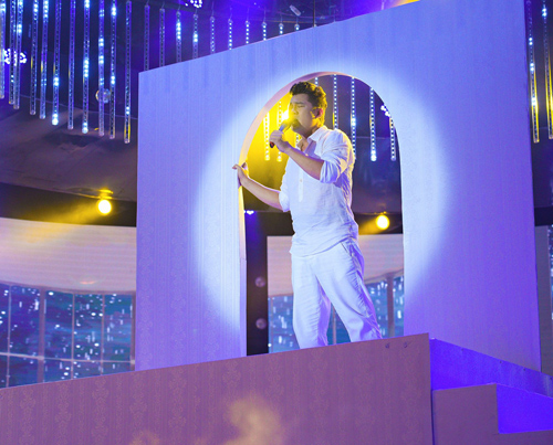 Phương Trinh Jolie bật khóc khi được xướng tên quán quân Hãy nghe tôi hát 2017 - 11