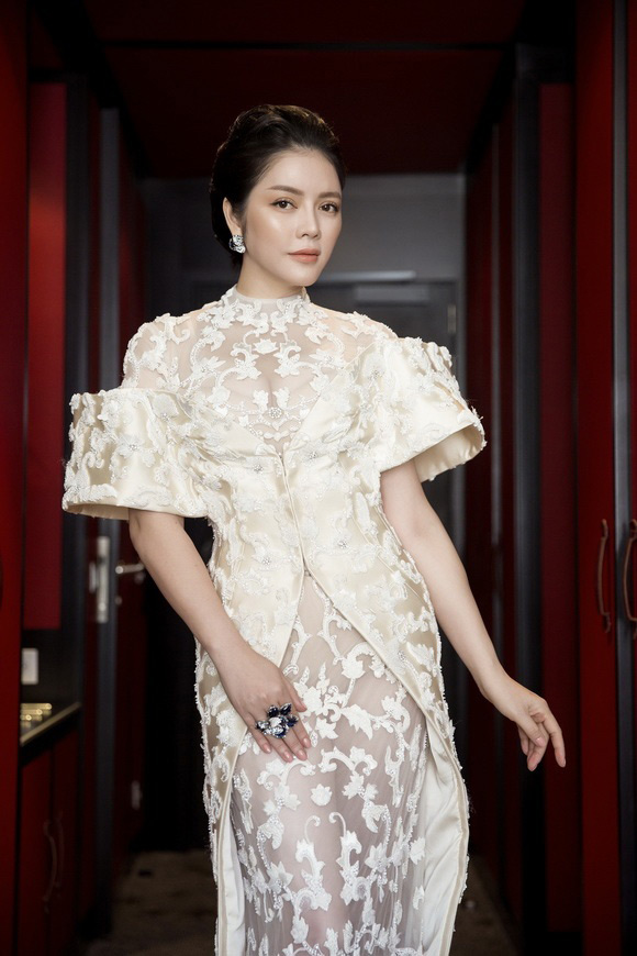LHP Cannes 2017: Lý Nhã Kỳ đẹp tựa nữ hoàng, Ngọc Thanh Tâm hở quá đà - 2