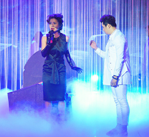 Phương Trinh Jolie bật khóc khi được xướng tên quán quân Hãy nghe tôi hát 2017 - 2