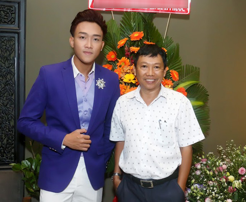 Bị ốm, vợ Ưng Hoàng Phúc vẫn rạng ngời đến chúc mừng Á quân Thần tượng Bolero Đình Phước - 8