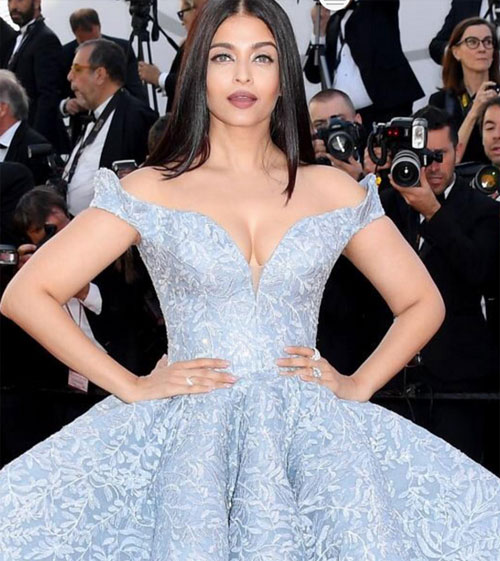 Hoa hậu Thế giới Aishwarya Rai đẹp như công chúa lạc vào vườn cổ tích - 6