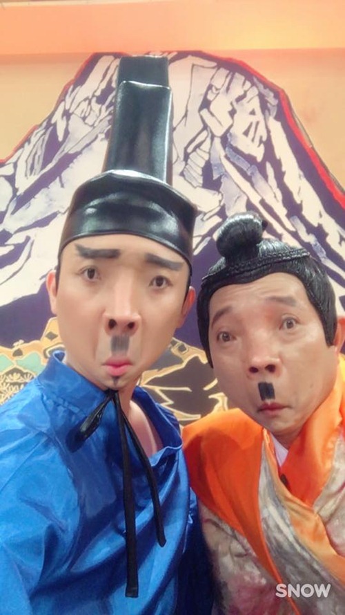 Những khoảnh khắc amp;#34;chẳng giống aiamp;#34; của vợ chồng Trấn Thành - Hari Won - 11