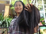 Tin tức - Người phụ nữ có mái tóc dài nhất VN: "Cả gia đình tôi phải ngủ ngược giường"