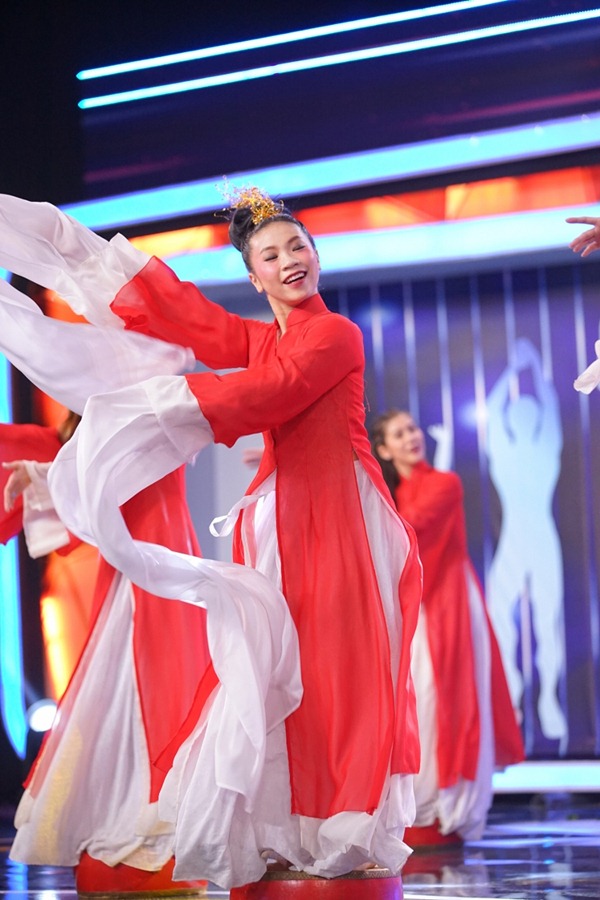 Người bí ẩn 2017: Bảo Anh - Hồ Quang Hiếu hết hồn, trường quay náo loạn vì nghệ sĩ chơi trăn - 14