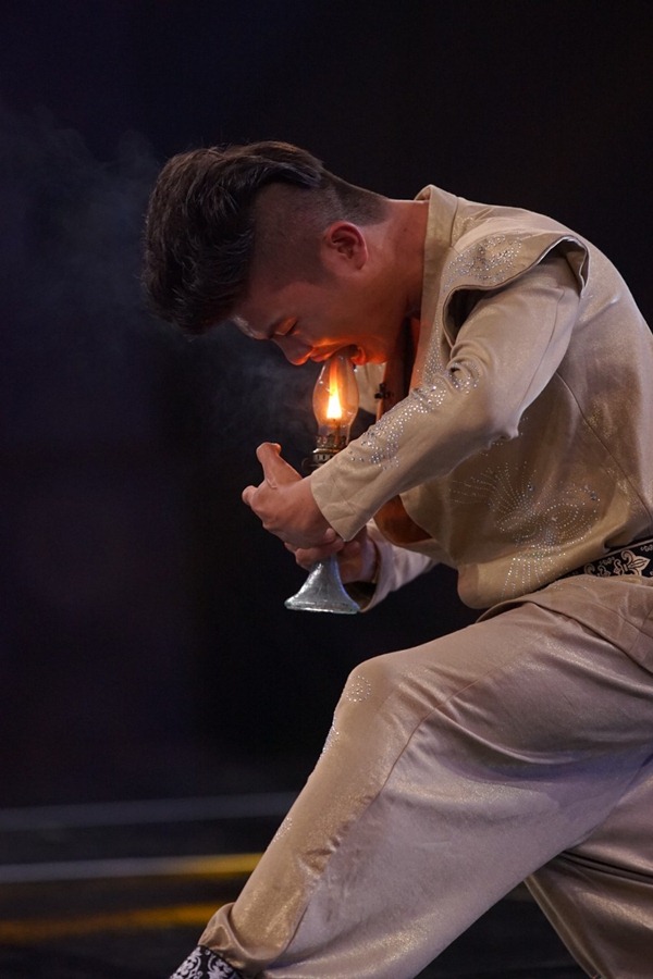 Người bí ẩn 2017: Bảo Anh - Hồ Quang Hiếu hết hồn, trường quay náo loạn vì nghệ sĩ chơi trăn - 13